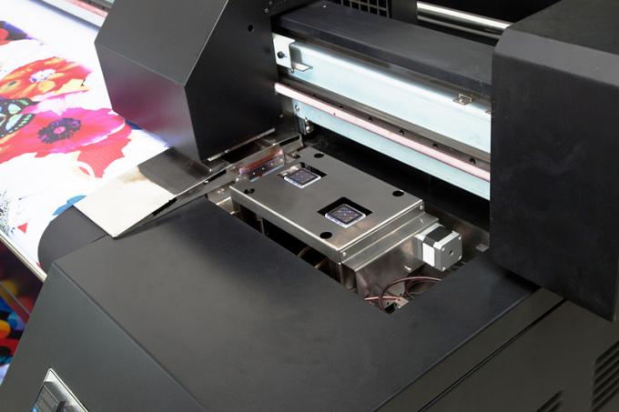 Yüksek Çözünürlüklü Dijital Tekstil Süblimasyon Baskı Makinesi Sürekli Mürekkep Temini 1